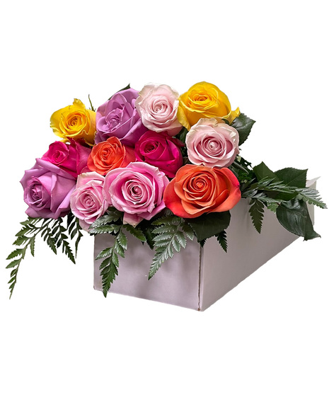 12 Mixed Roses Gift Boxed